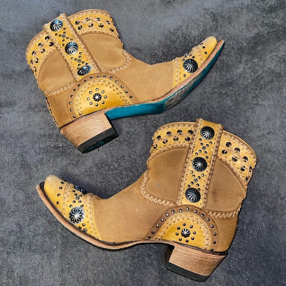 EUC LANE Studded cowboy boots